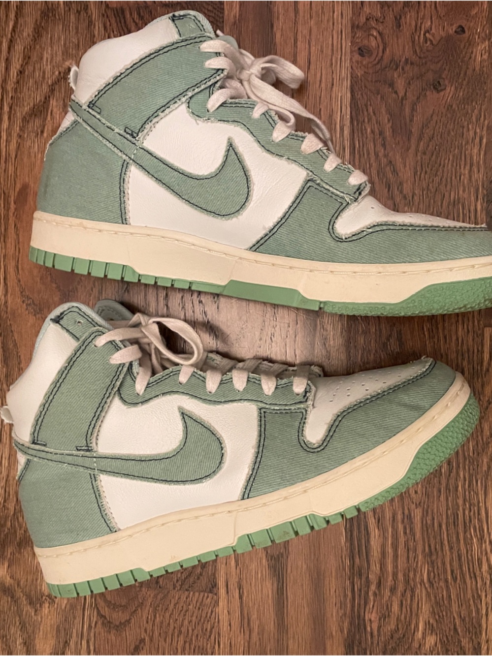 Nike Women’s Dunks 1985 Sneakers